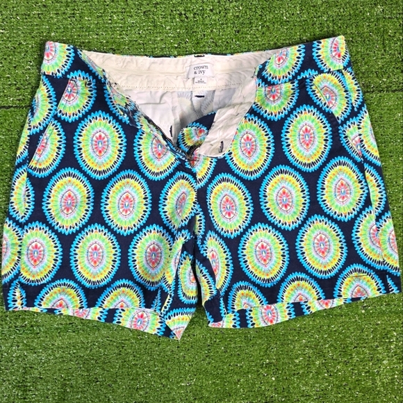 CROWN & IVY | 98% COTTON BLEND PREPPY PEACOCK FLORAL SHORTS - Picture 5 of 13